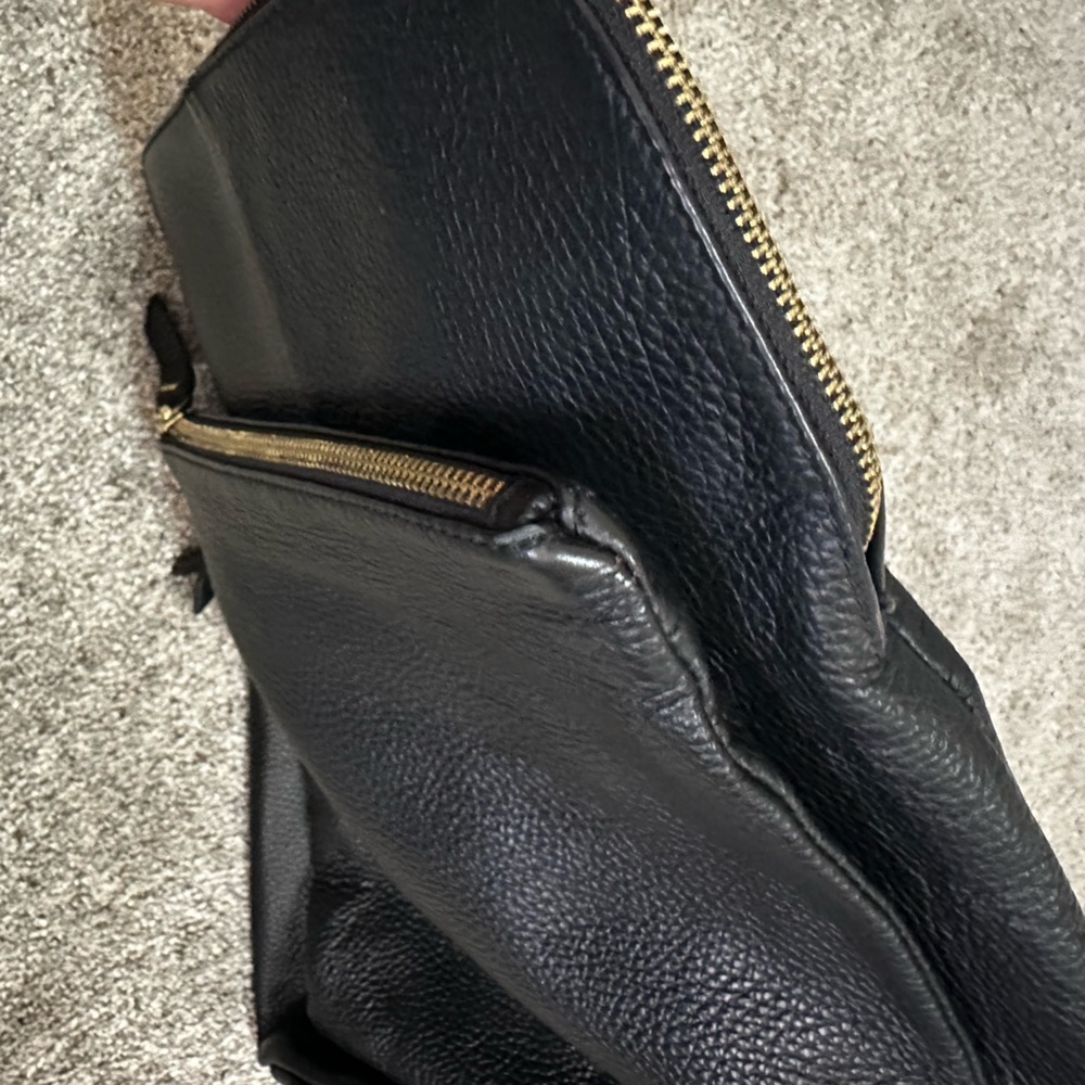 L. Credi | Fine Black Pebbled Leather Backpack Made in Italy - Picture 12 of 13